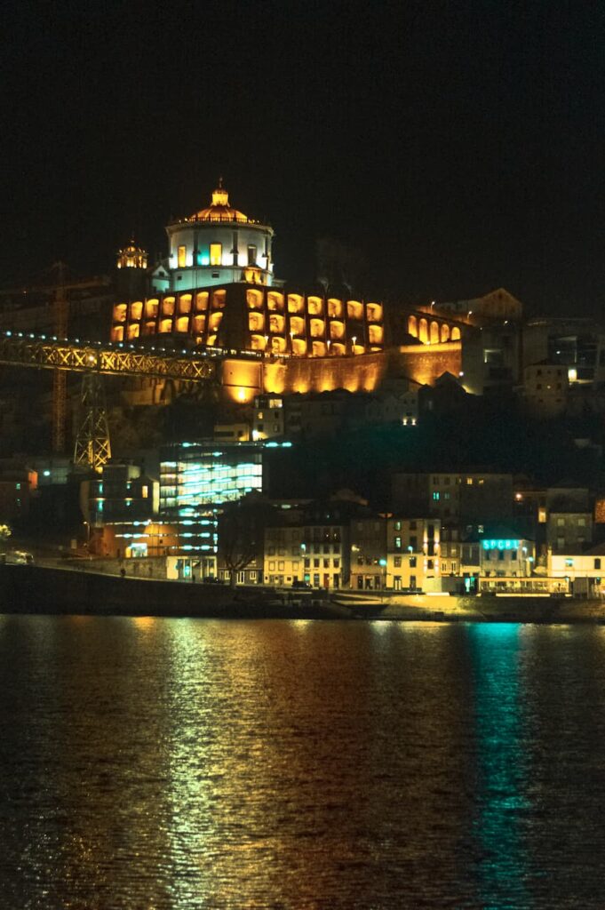 2019-20_P.I. DE FOTOGRAFIA-CFGS_FernandezAmorinEsterMaria_BilisNegra_JPGFINAL_018 Fotografía del proyecto Bilis Negra: Fotografía nocturna de ciudad portuguesa